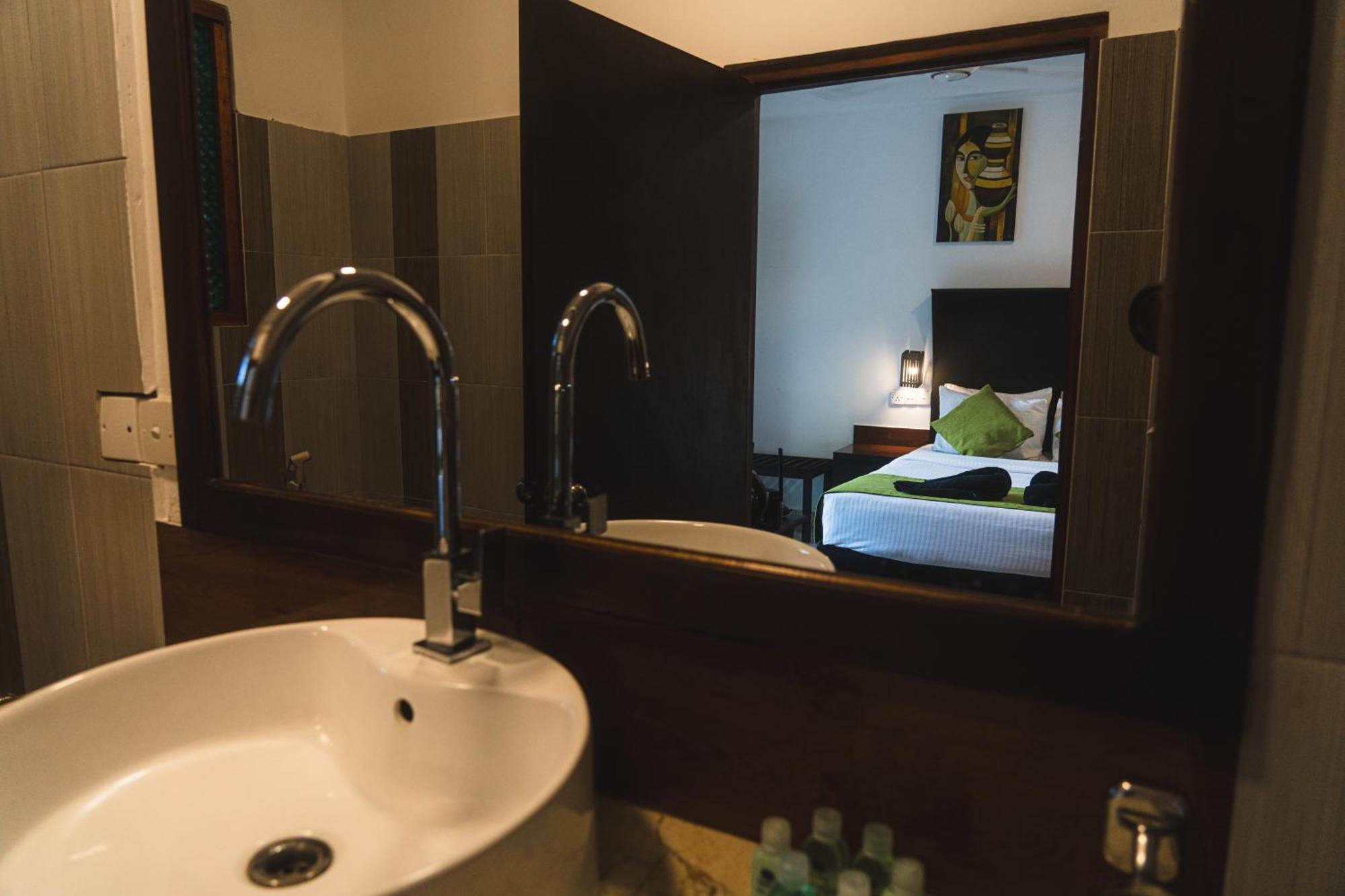 Sundaras Sigiriya Jungles Caves Resort Dambulla Exterior photo